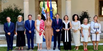 Los consejeros del nuevo Ejecutivo regional toman posesión de sus cargos en un acto celebrado en Mérida